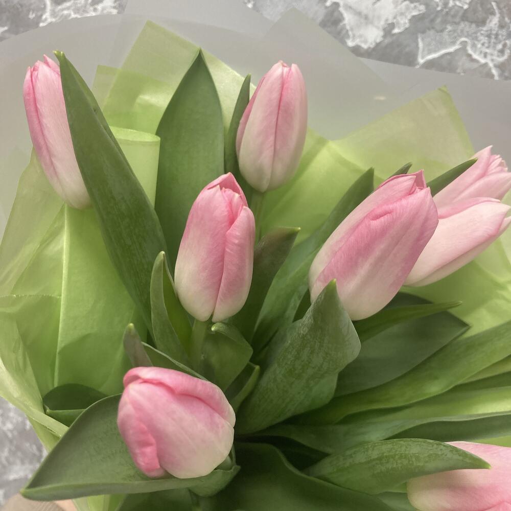 Монобукет 🌷розовые тюльпаны в оформлении