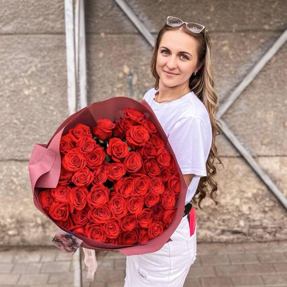 Букет из 51 Розы Фридом