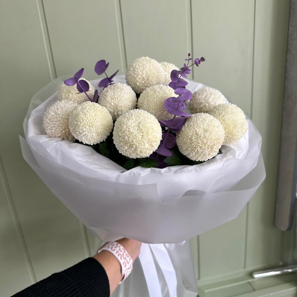 Mono - bouquet of 11 chrysanthemums