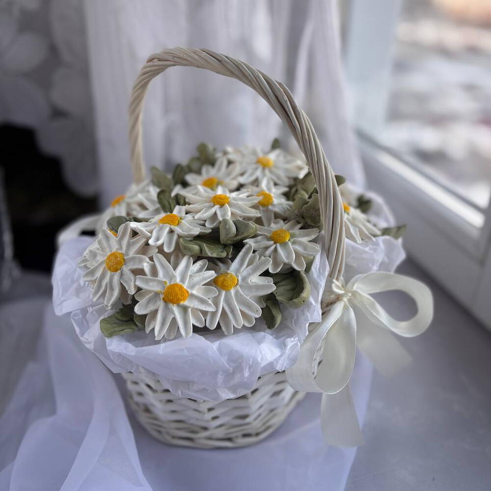 Ромашки зефирные в корзине