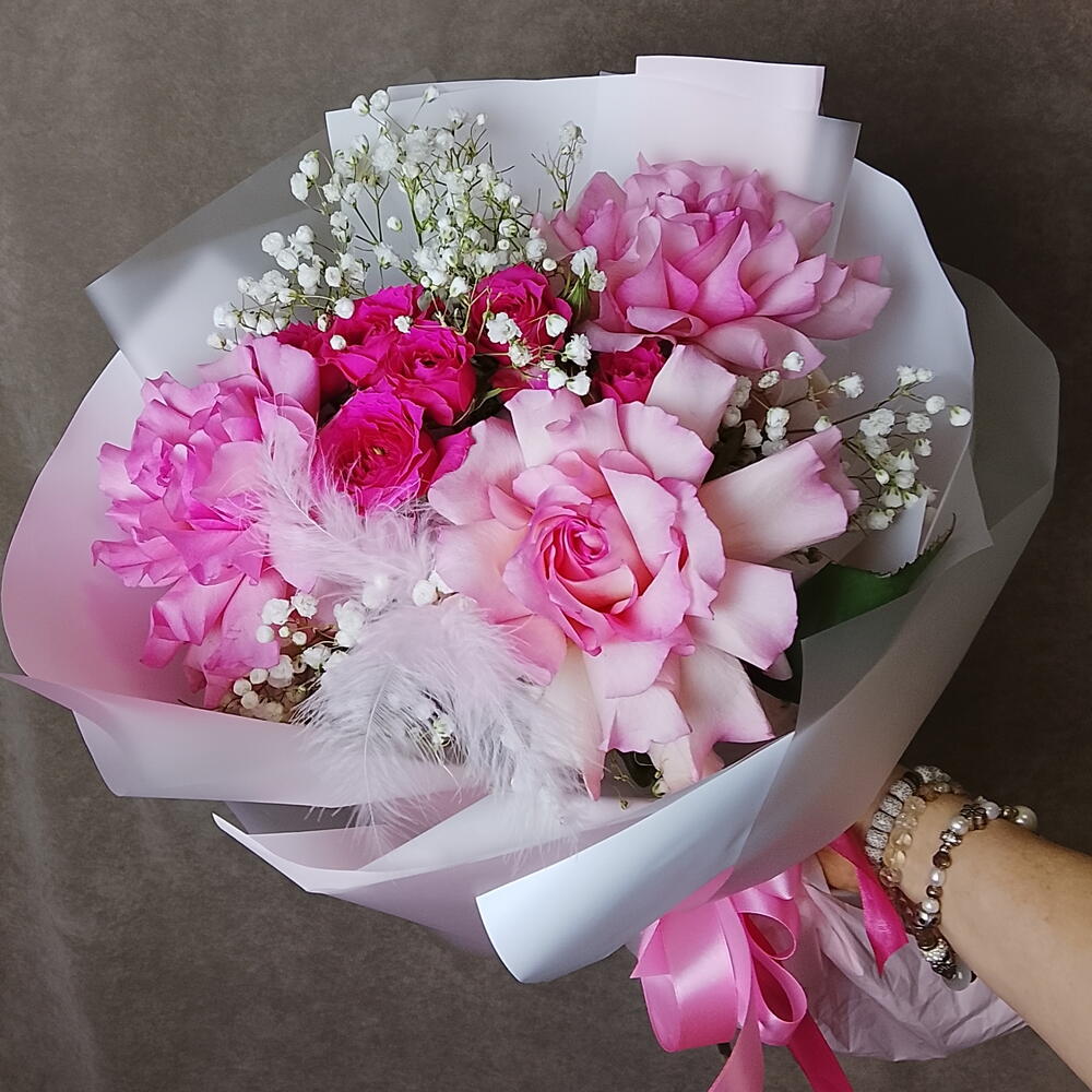 💮розы французские с кустовой и гипсофилой
