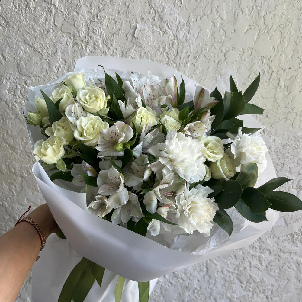 Букет в бело-зеленых оттенках
