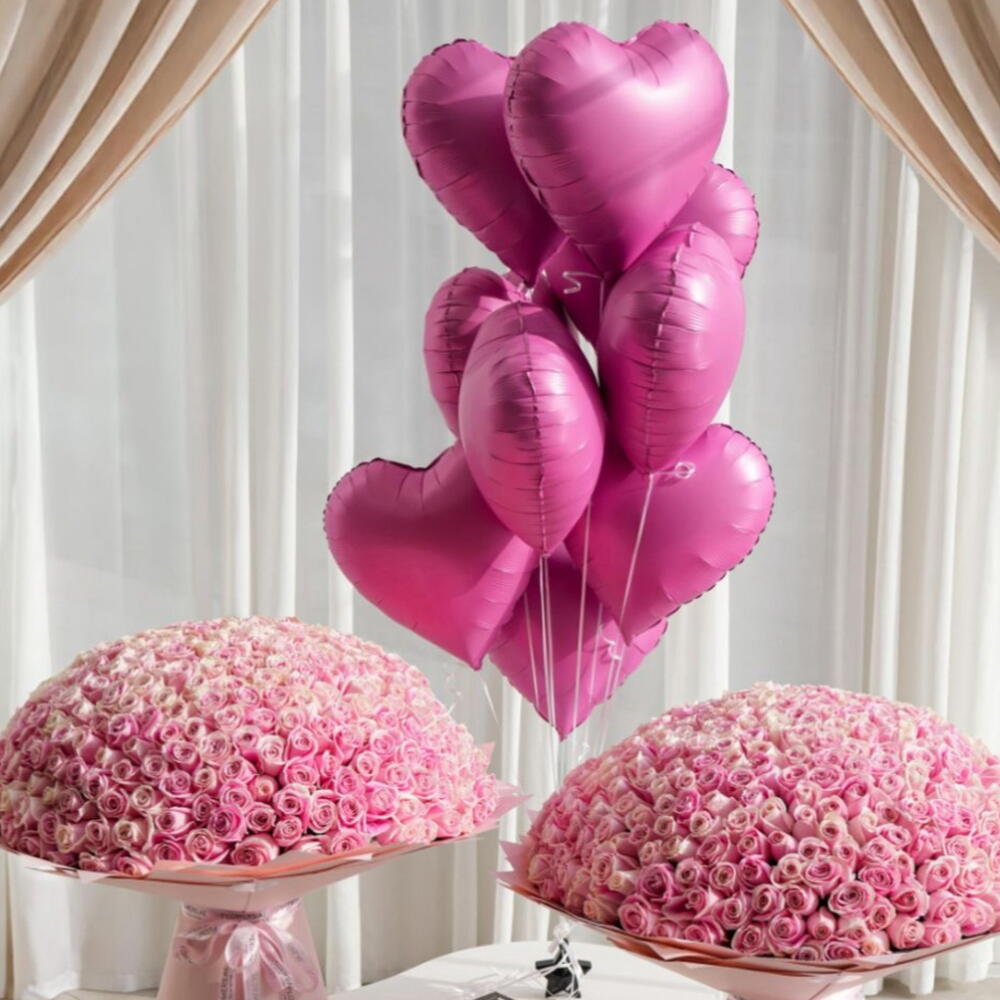 Set of 2x 101 roses and balloons