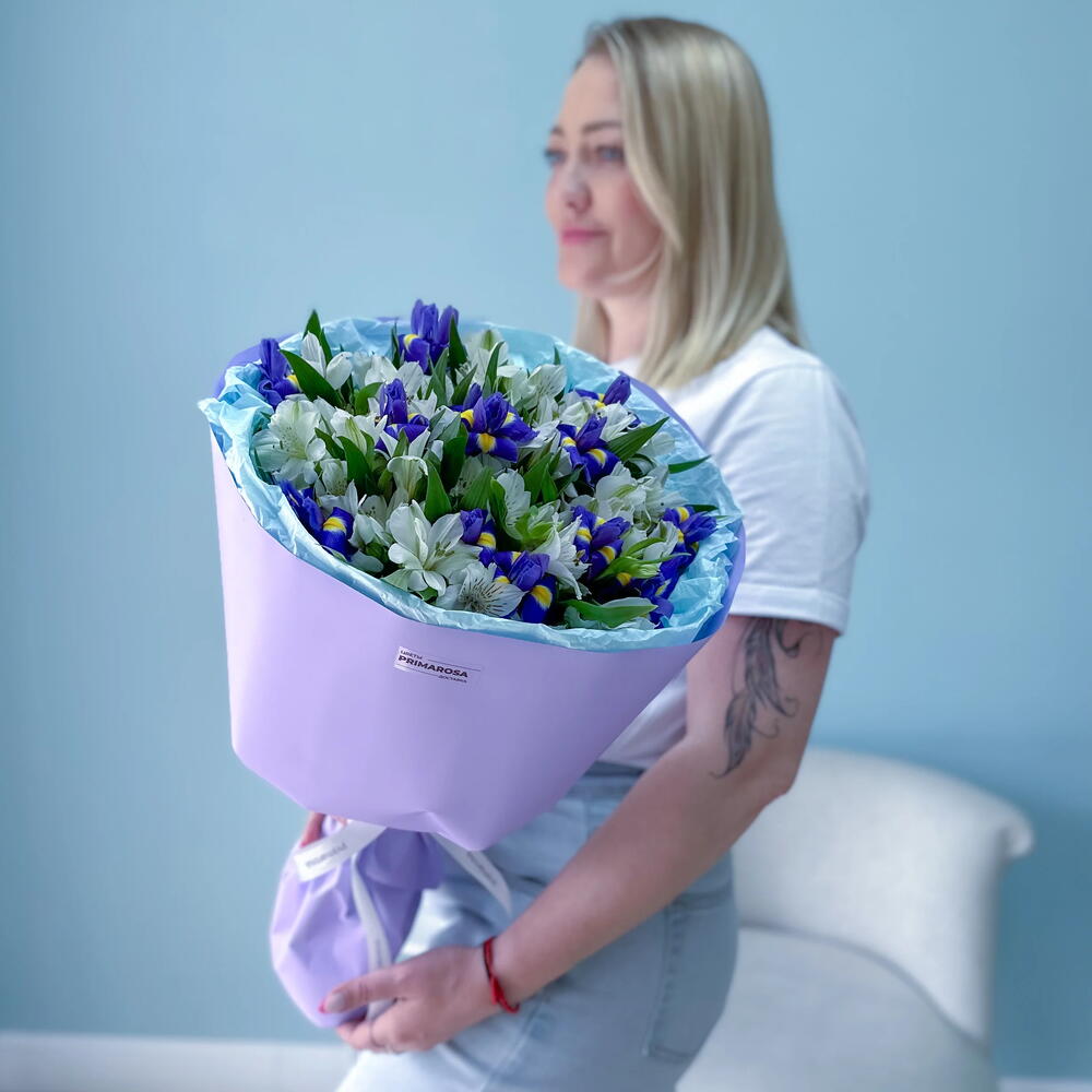 Букет из ирисов и альстромерий с фисташкой «Сиреневый сад» 💜 39555