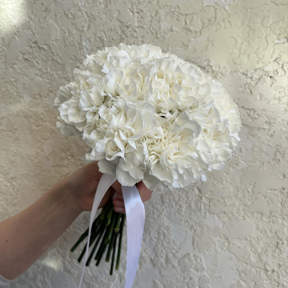 Bridal bouquet with white dianthus