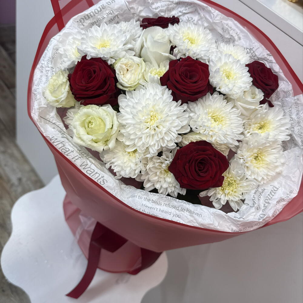 Роза красная