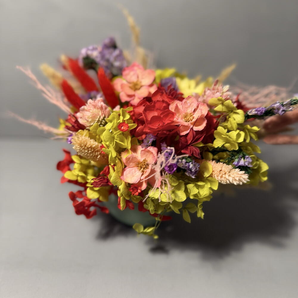 Композиция из стабилизированных цветов (гортензия, статица, лагурус, фаларис, вейник, нигелла, ситник)