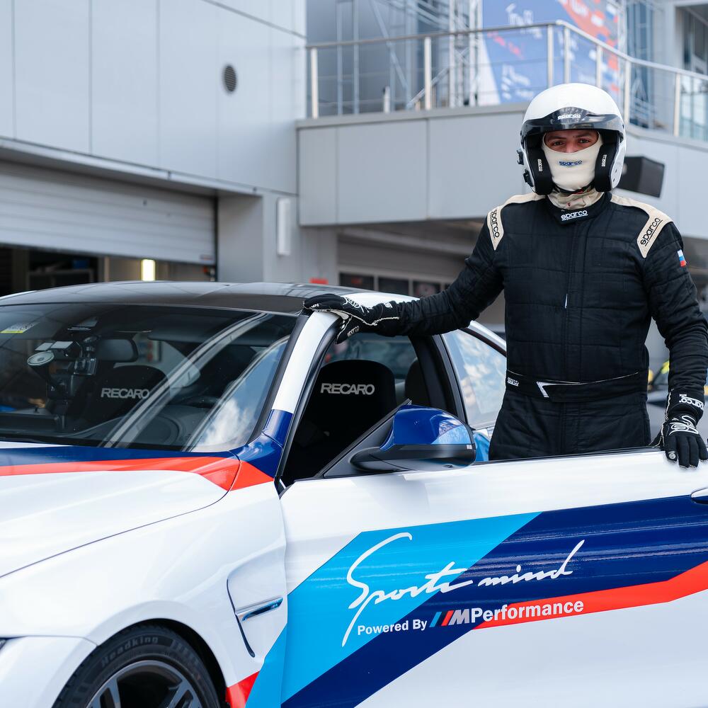[Electronic certificate] BMW M4 Perfomance Racing taxi at SiriusAvtodrome