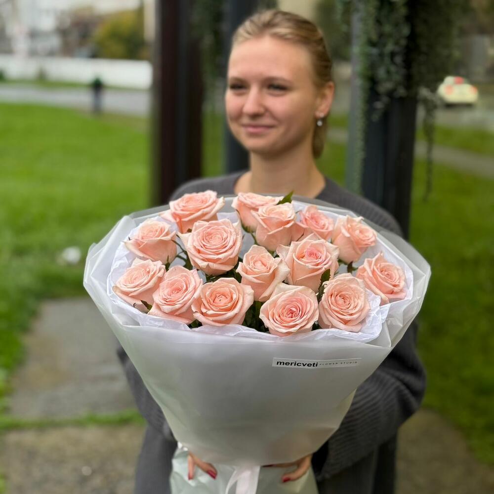 Моно букет из нежно-розовых роз