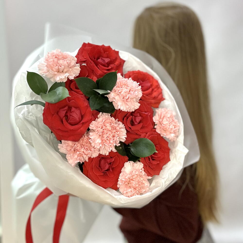 Розы и диантусы
