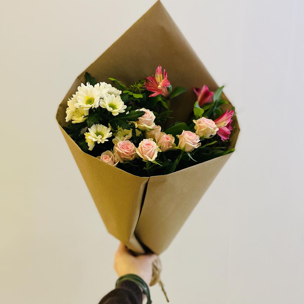 Букет 💐 в крафте цвет зависит от наличия товара