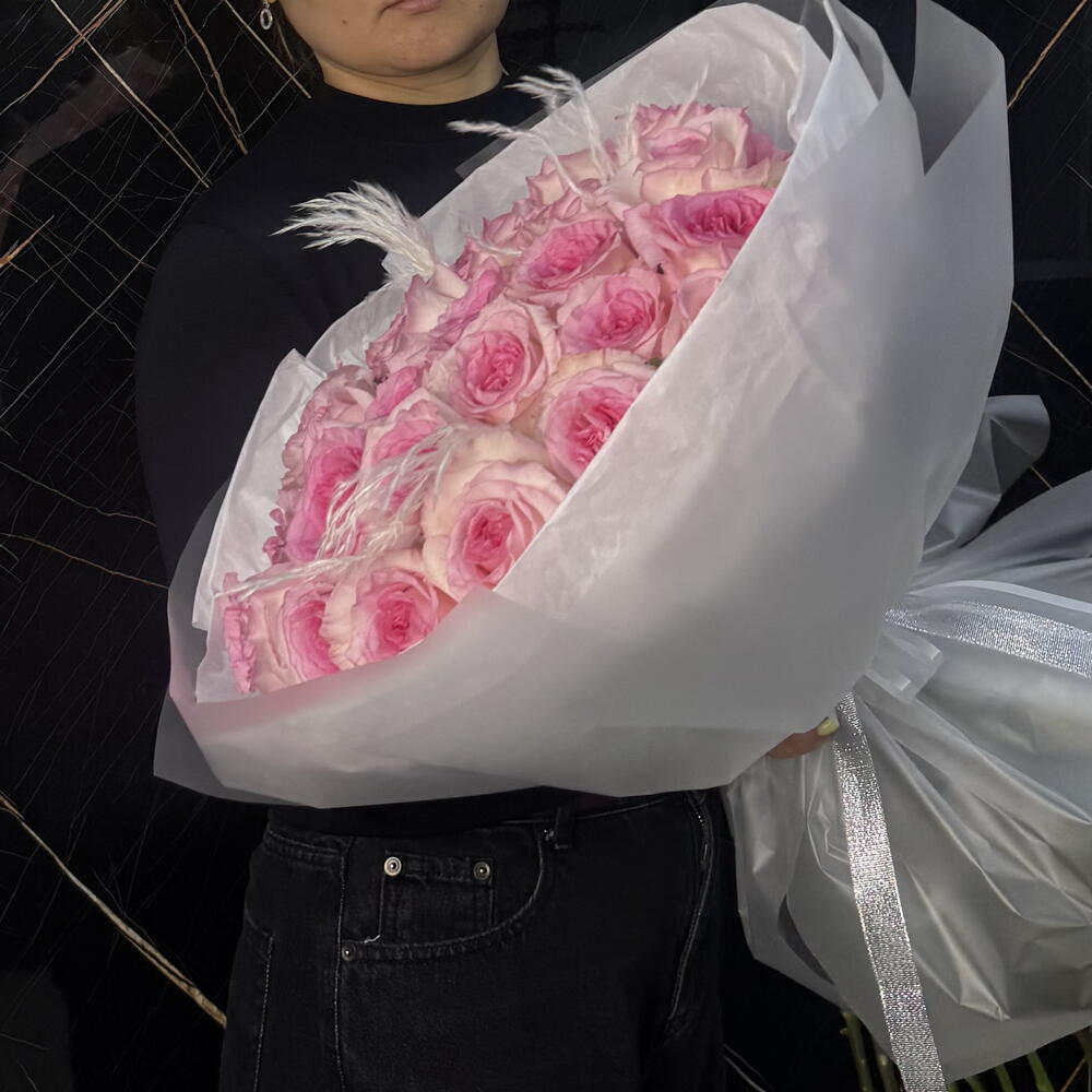 Букет из пионовидных роз