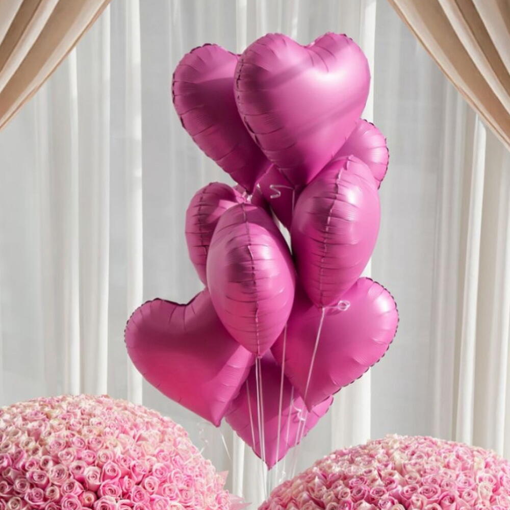 Set of 2x 101 roses and balloons