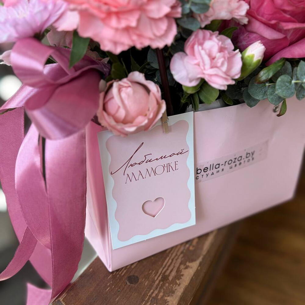Композиция из пионовидных роз💕