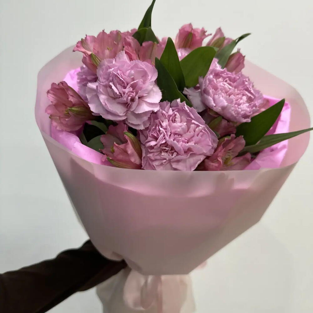 Альстромерии и диантусы💗