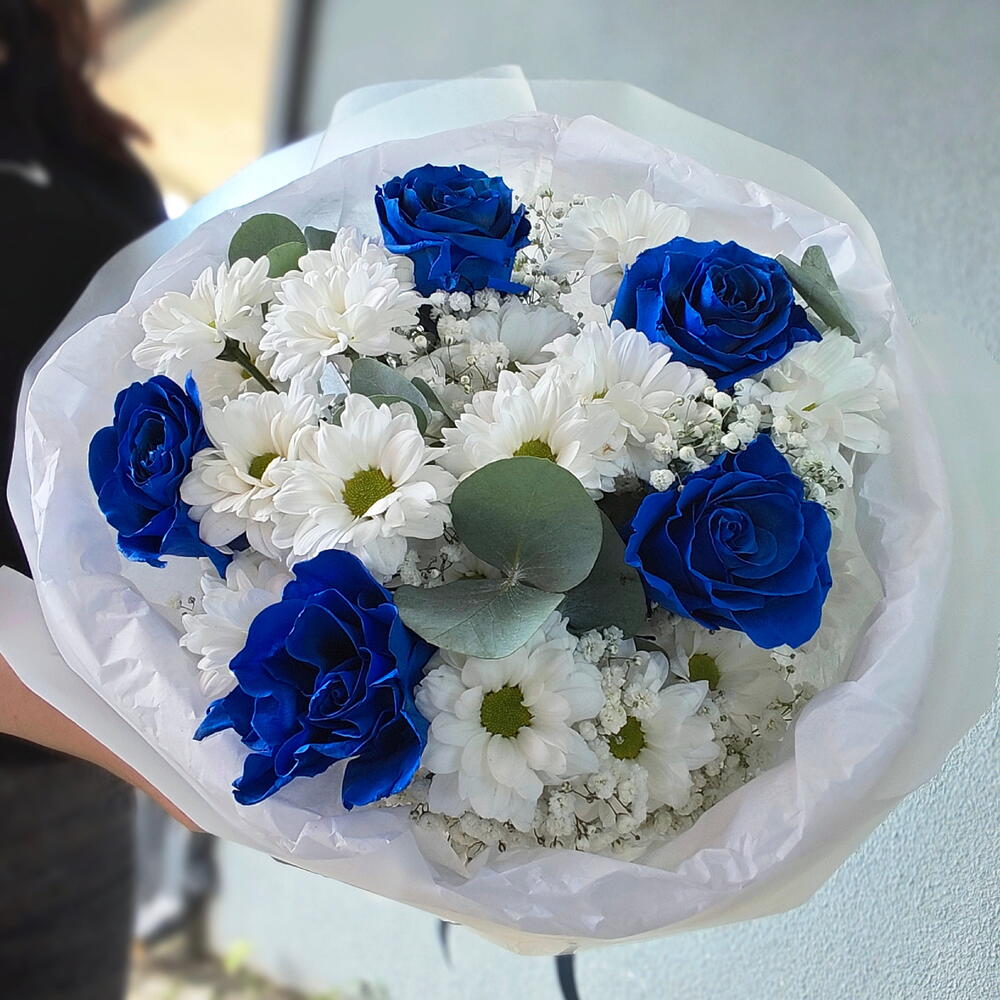 Ромашка с синими розами 💙