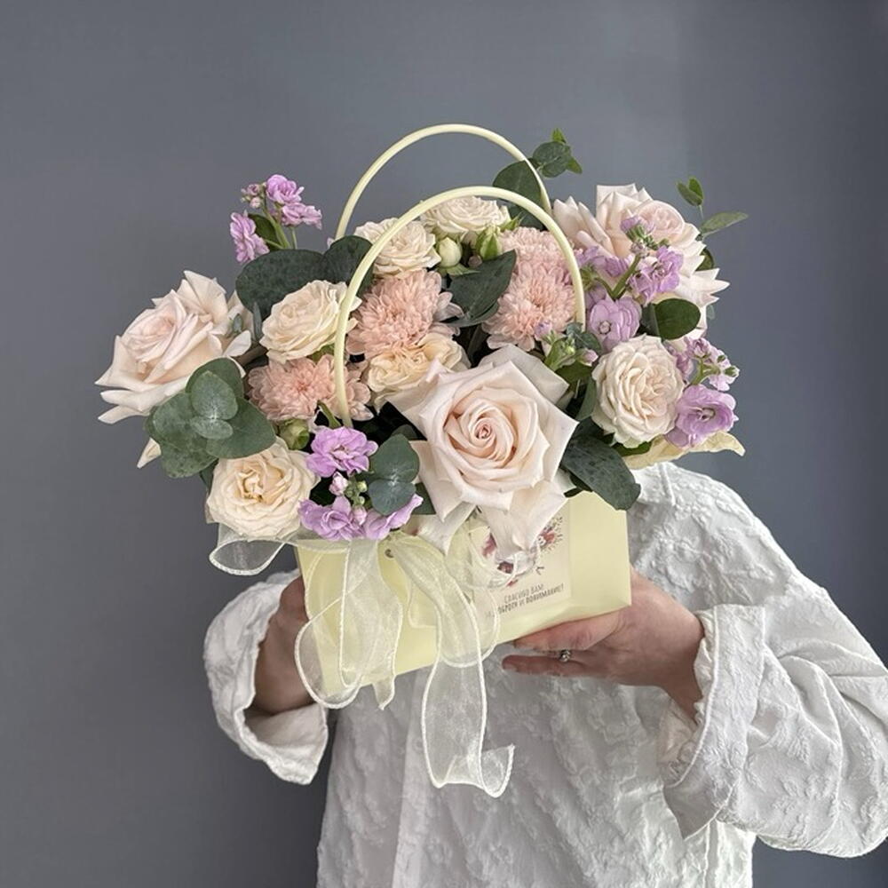 Композиция нежная 🌸 кремовая французская Роза 🥐 ароматная маттиола 💜 + открытка