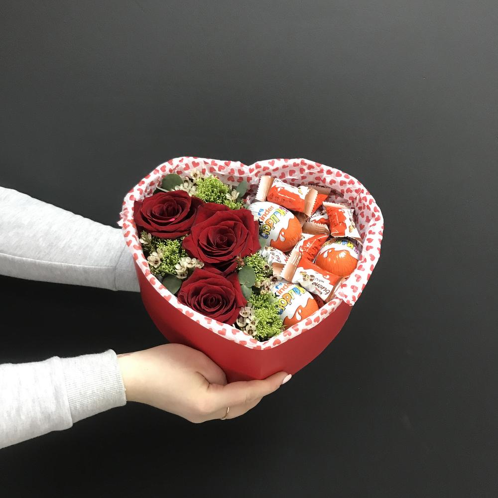 Коробка сердце с розами