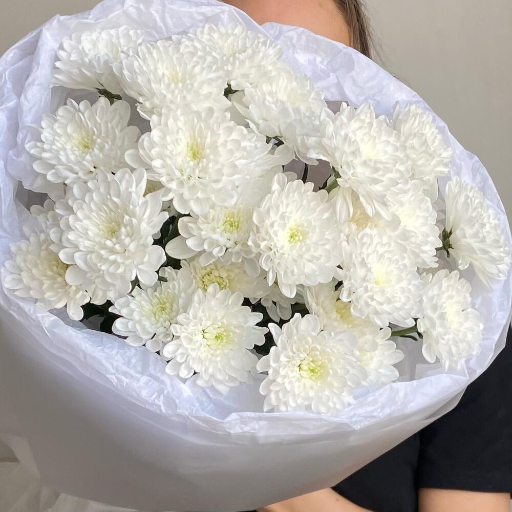 Букет из белых хризантем