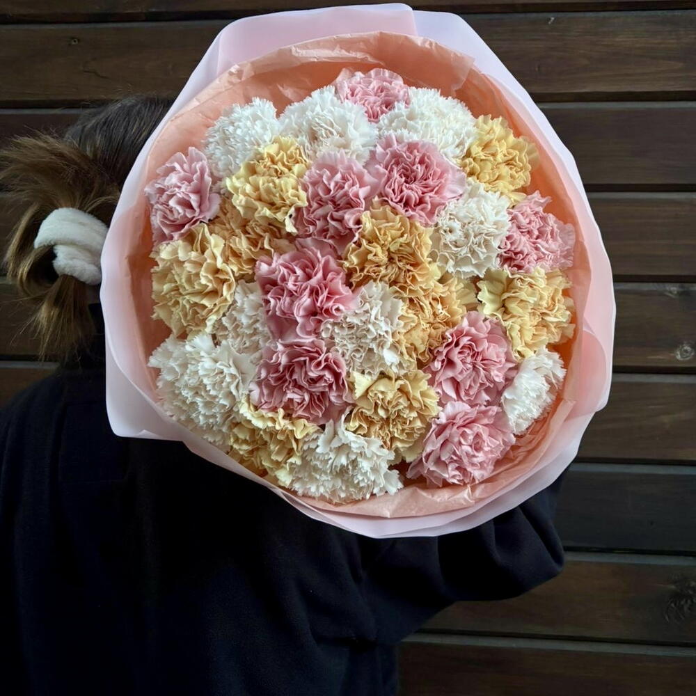 Букет сортовой гвоздики  Красная Поляна