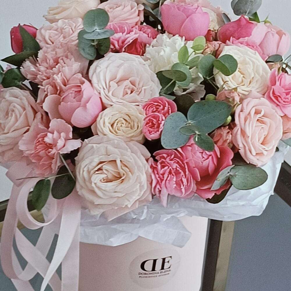 Цветы в коробке ️️" нежные 🌸"