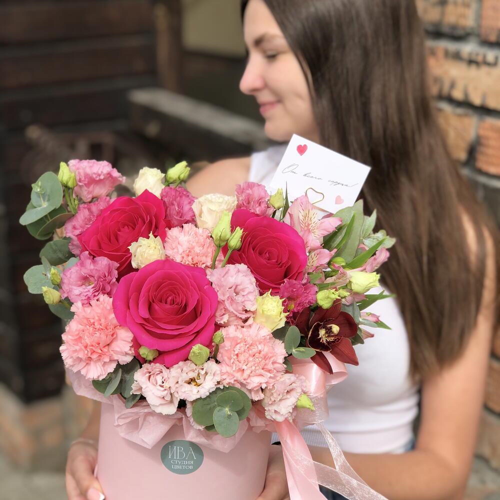 Яркий букет с ароматной розой Пинк Флойд и орхидеей🌸