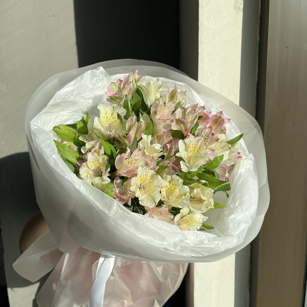 Букет моно альстромерия