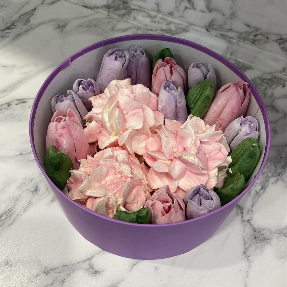 Букет в коробке с зефирными Гортензиями и Тюльпанами (два слоя зефира), диаметр 21 см! На День рождения, Маме, Дочери