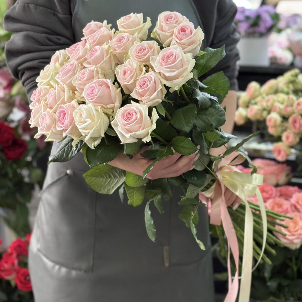 Букет из нежно-розовых 25 роз (60 см)