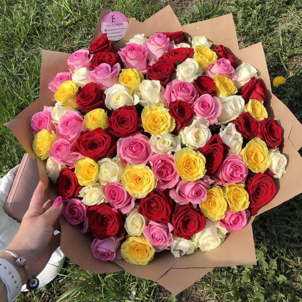 Микс ярких роз