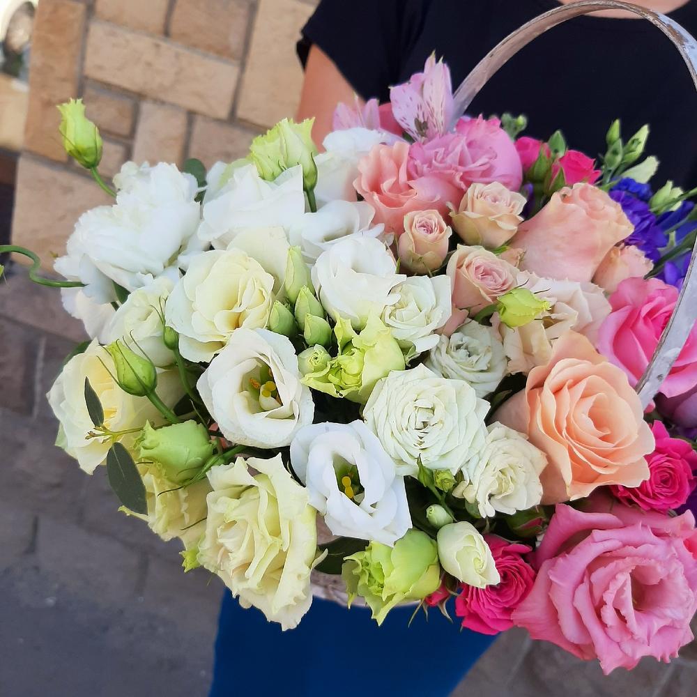 Basket of flowers "Palette"