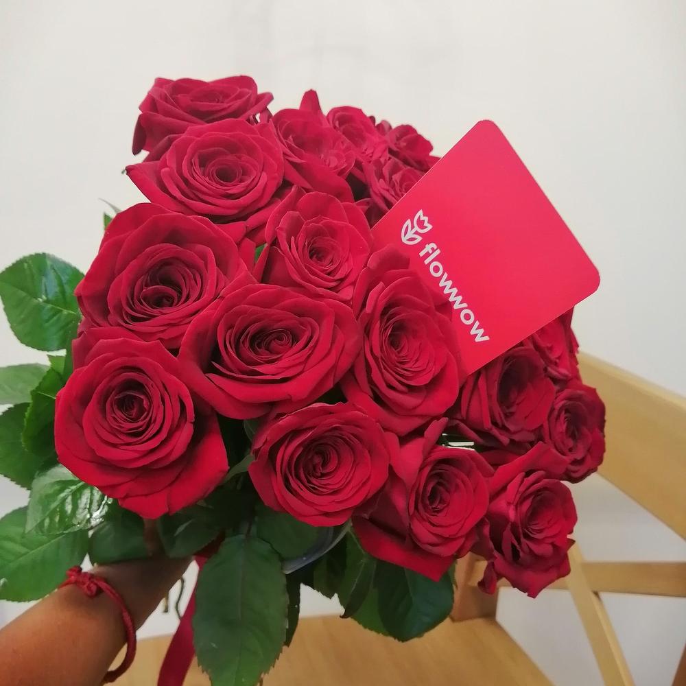 ✅21 роза Ред Науми