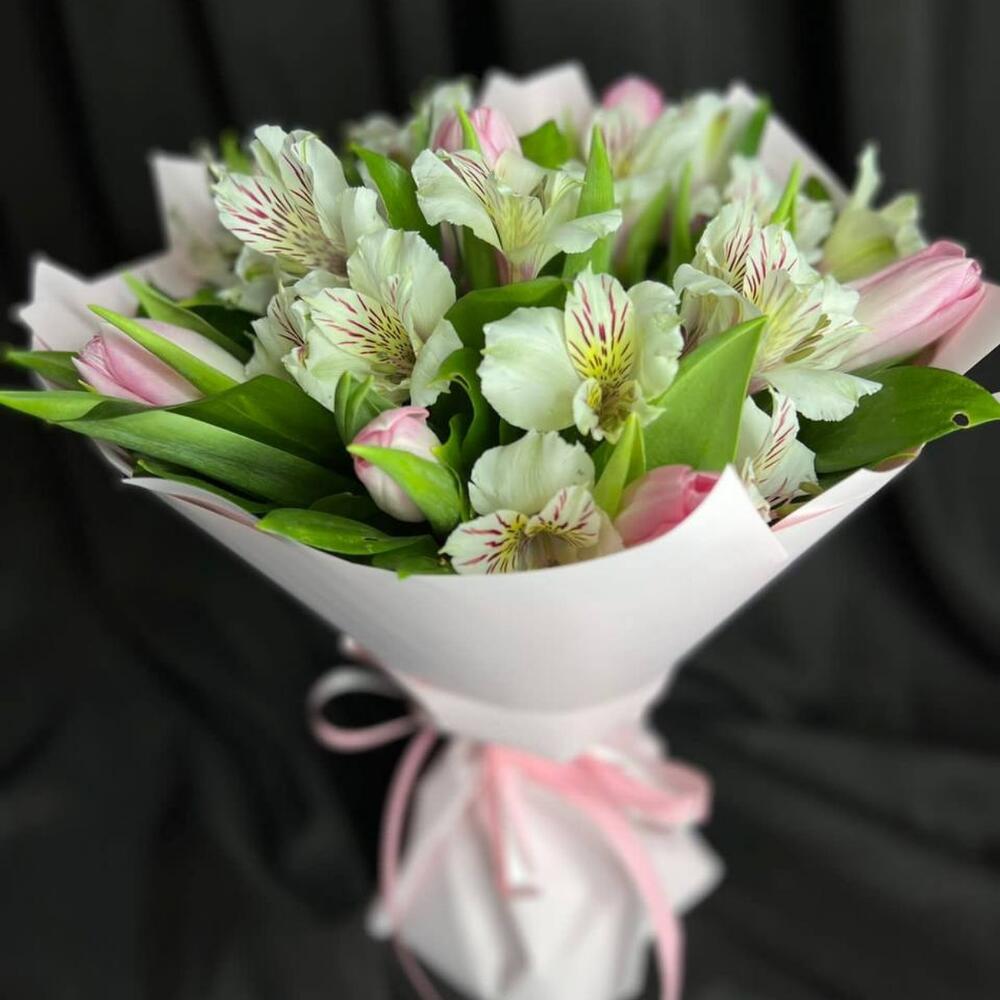 Tulipanes delicados en la decoración