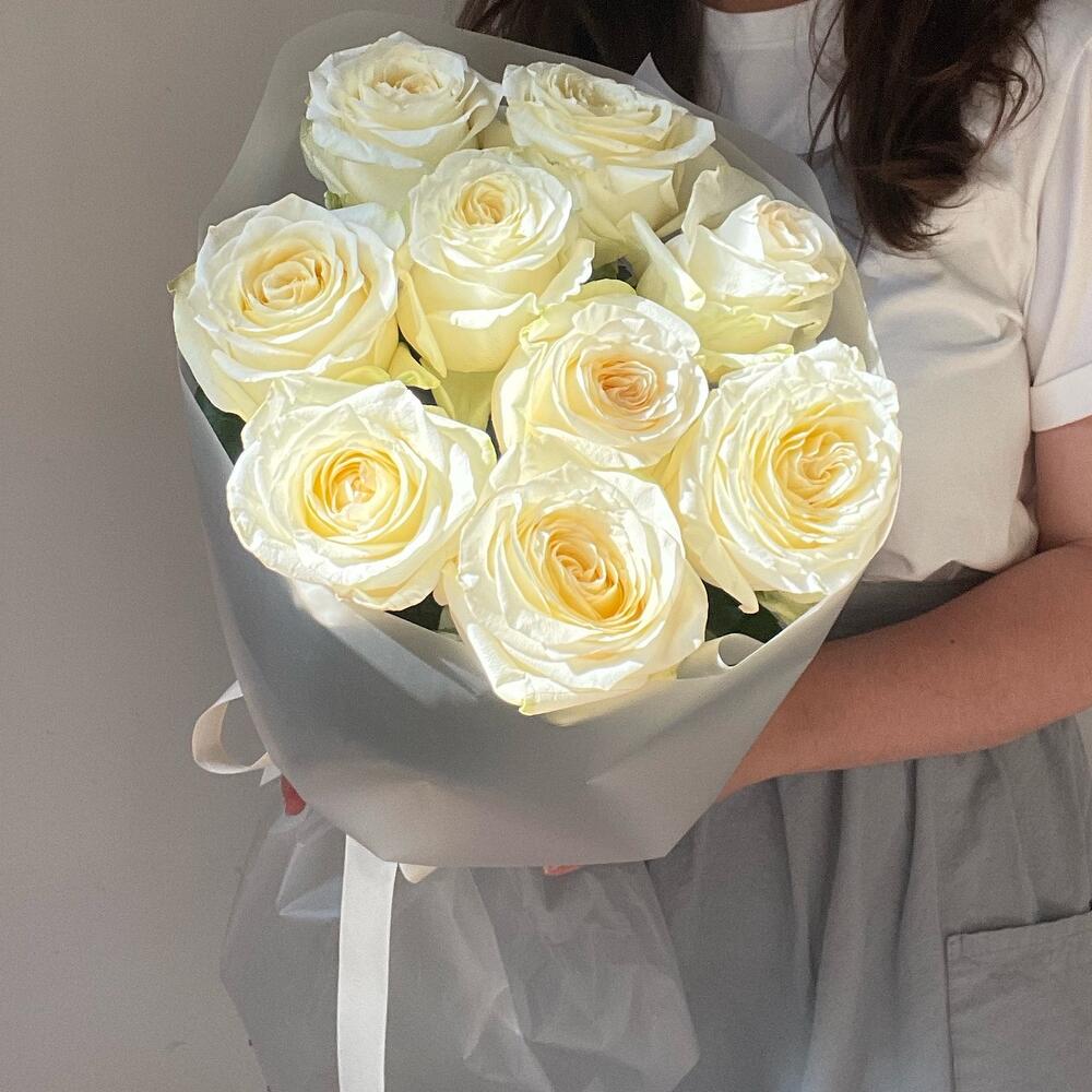 9 пионовидных роз💐