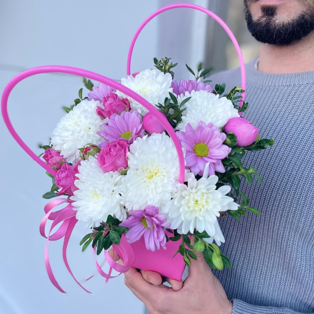 Цветочная композиция с пионовидной розой