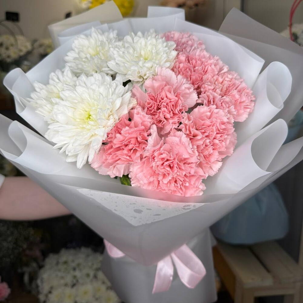 Букет с хризантемой и диатусами 😍