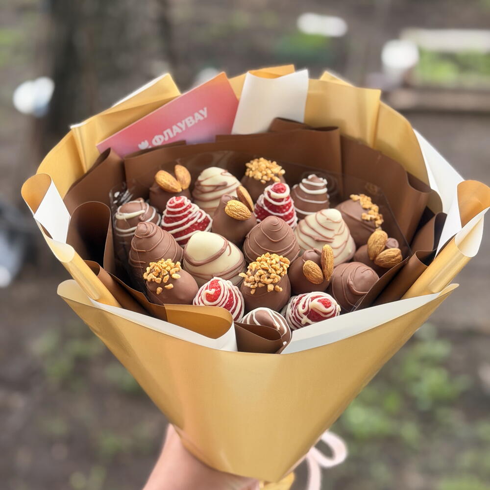 Букет из клубники « Голд Коллекшн»