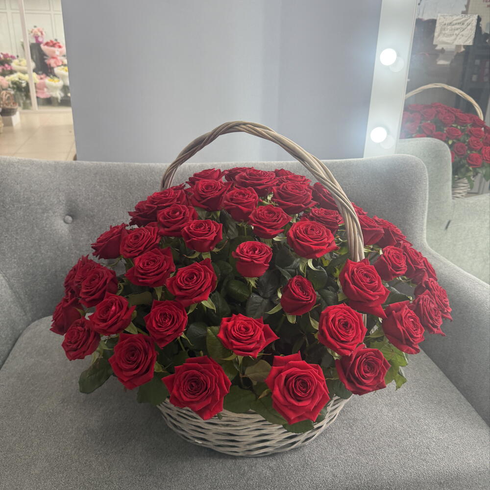 Шикарная корзина с розами 😍😍😍