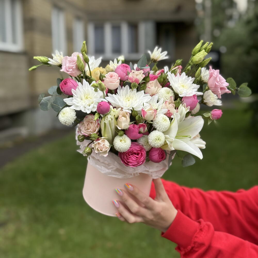 Нежная композиция с лилией