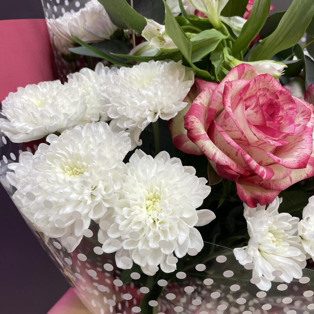 Букет с интересной розой 🥰