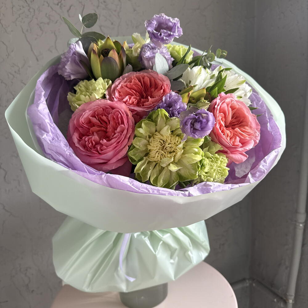 Сиренево - зеленый букет 💐