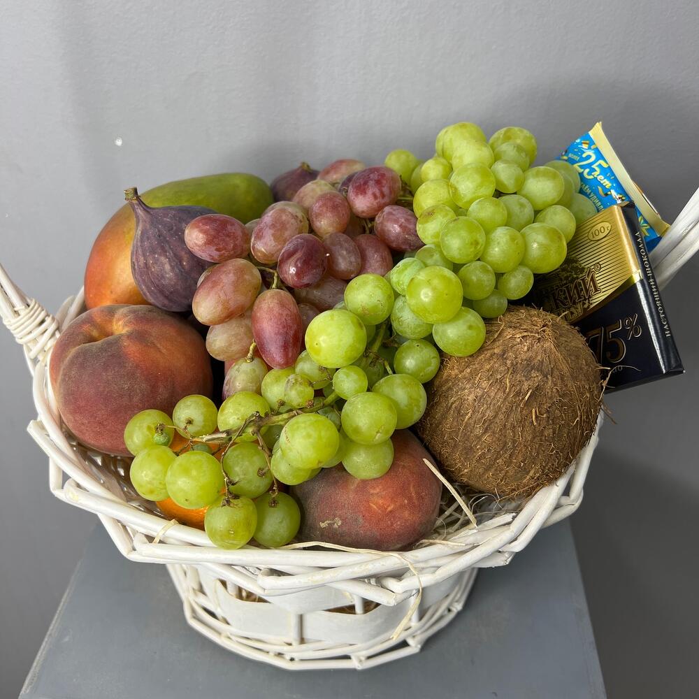 ✅Exotic fruit basket