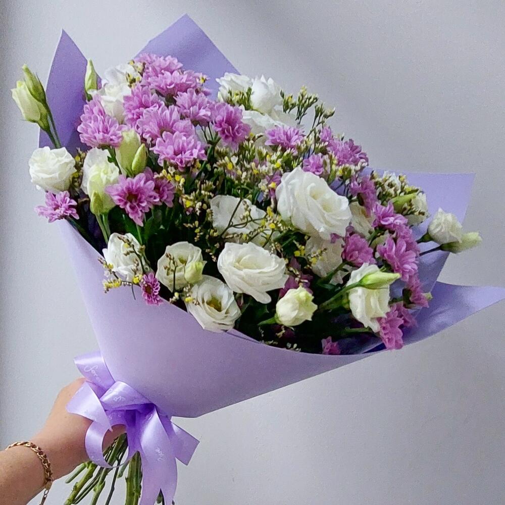 Лавандовый букет из самых стойких цветов-эустомы и ромашковой ...