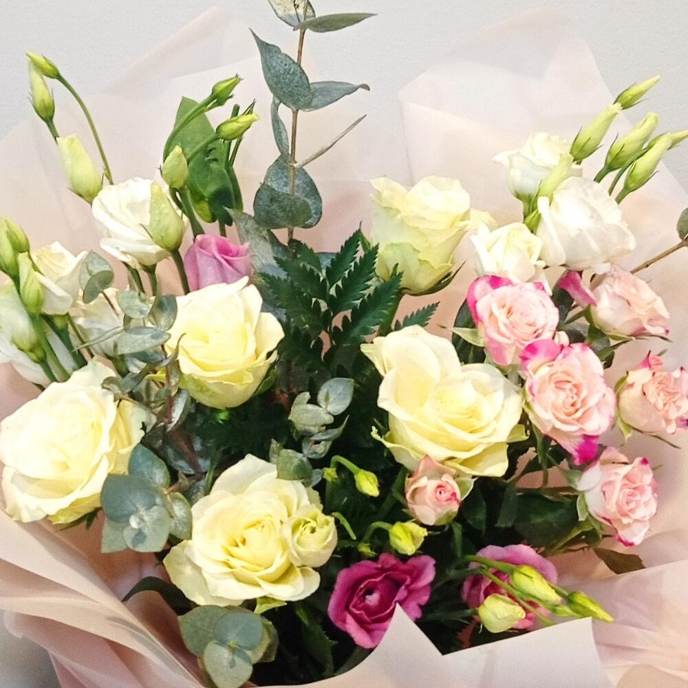 Rosas y eustoma