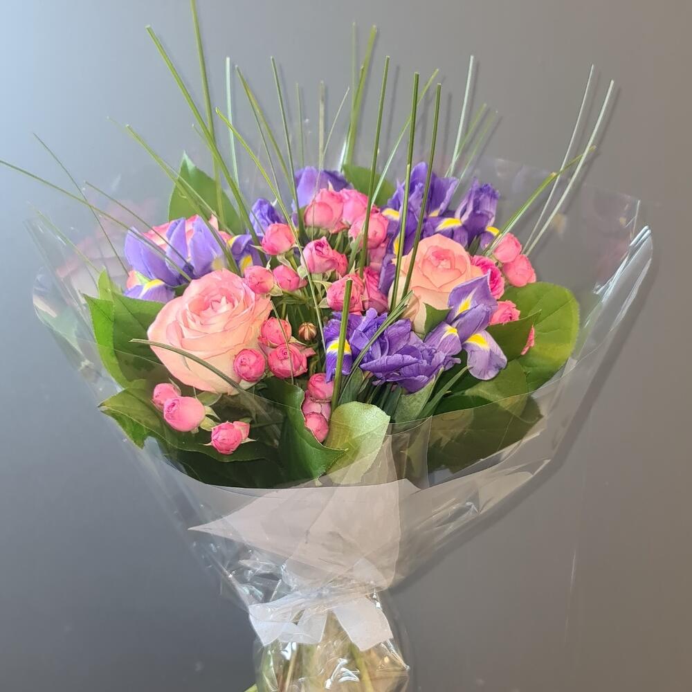 Букет с ирисами Zaraflower42
