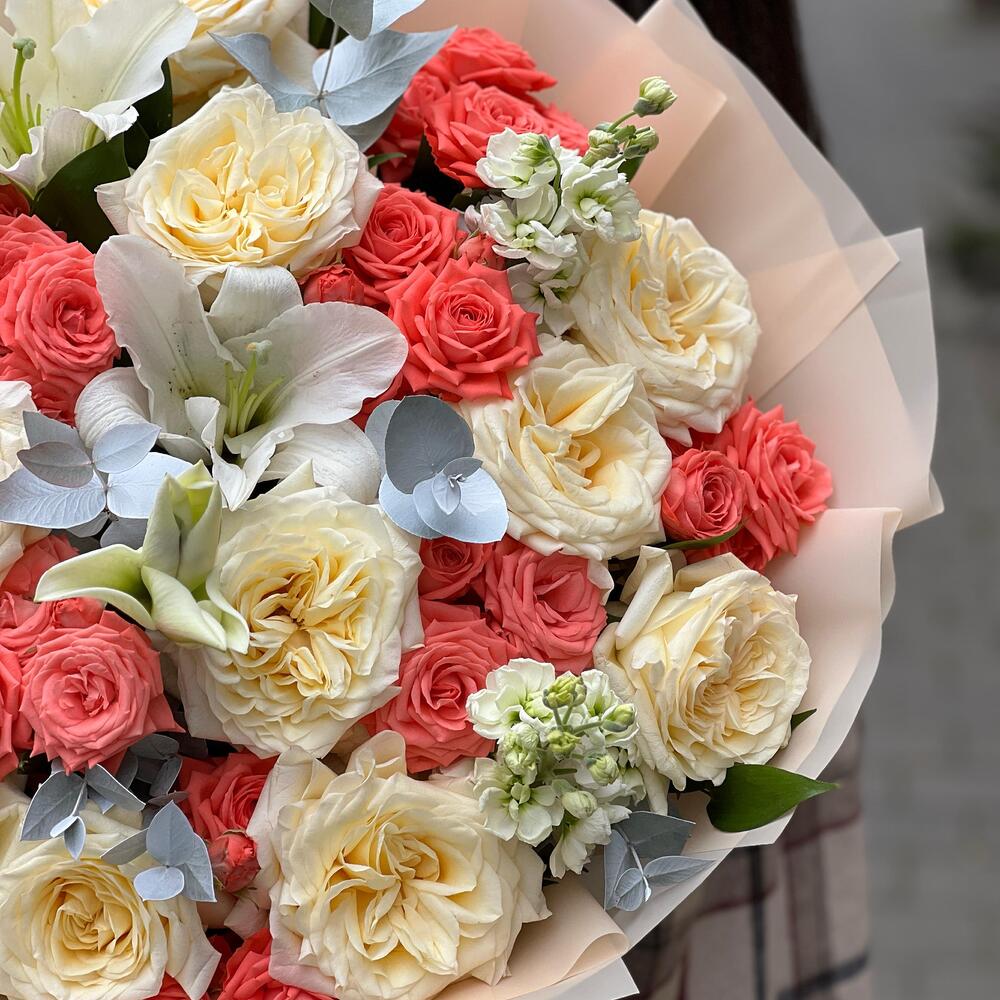 Qarışıq rozalardan buket N12