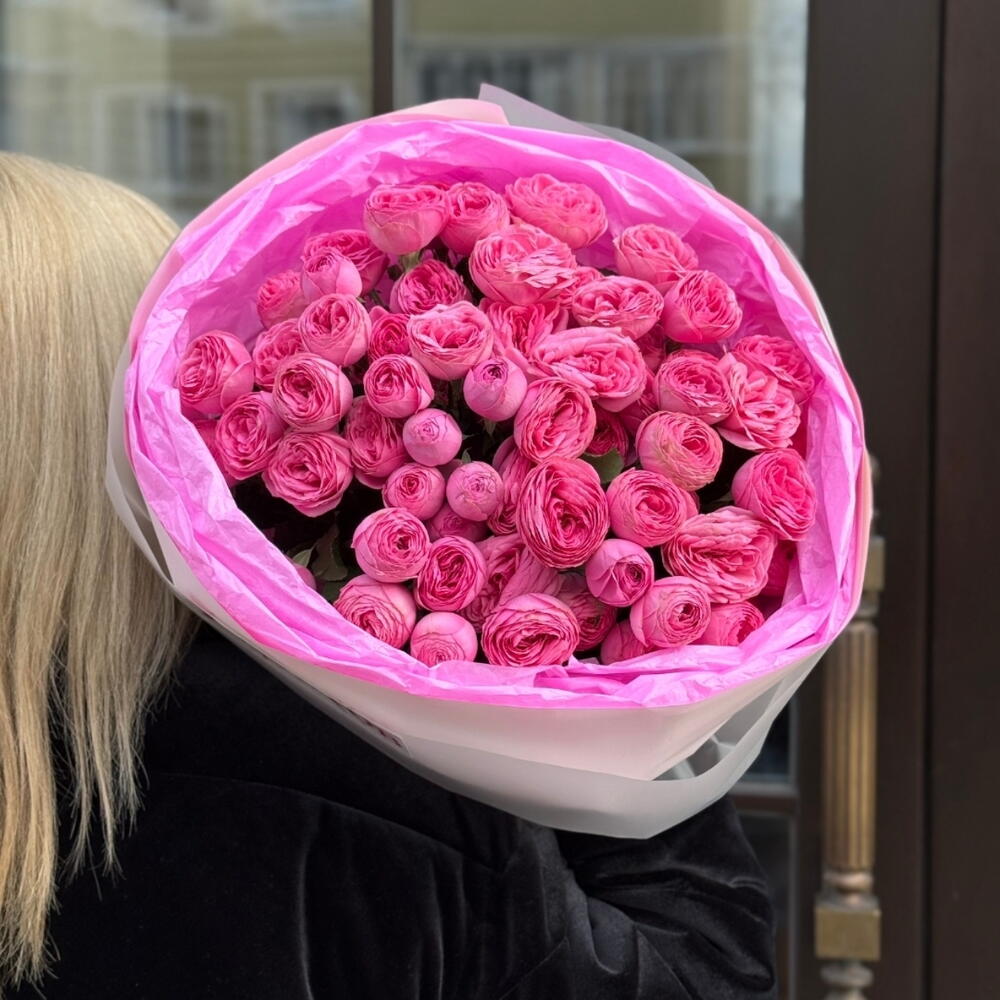 Букет 15 кустовых роз сорта Жизель
