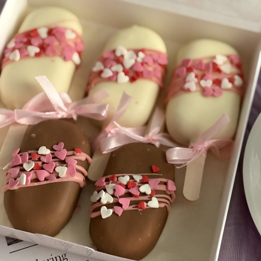 Муссовые пирожные эскимо с сердечками