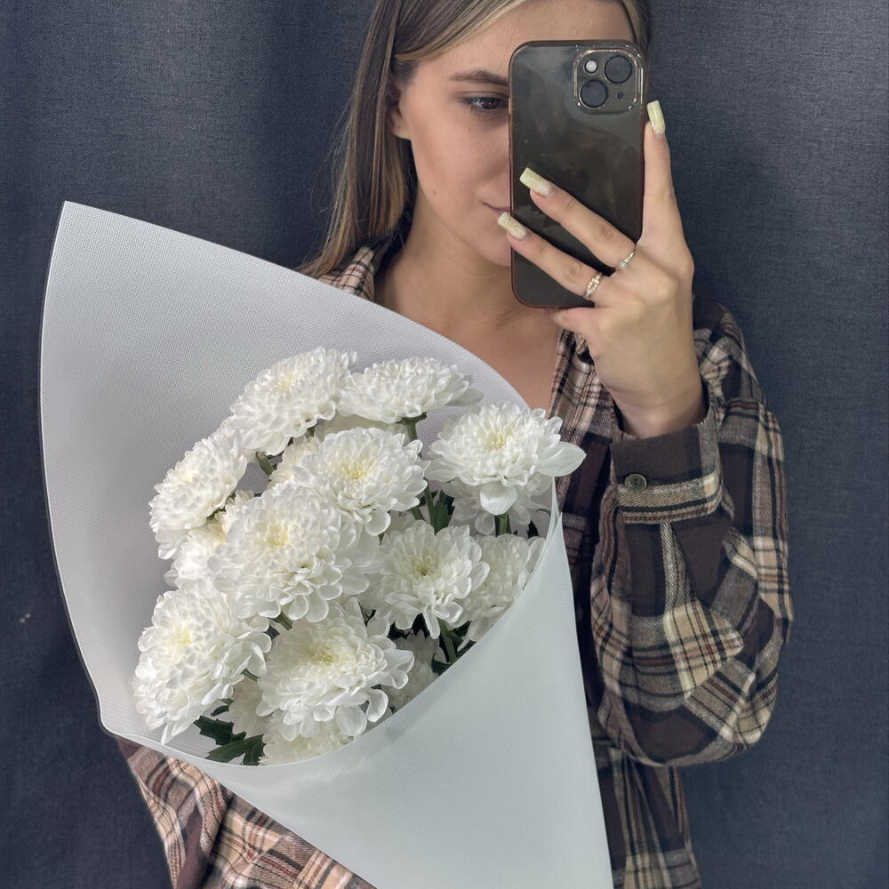 Нежный конвертик из белоснежных хризантем 🤍
