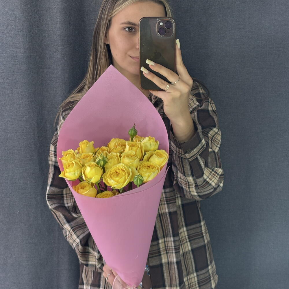 Конвертик с желтой кустовой розой яркое солнце 💛💛